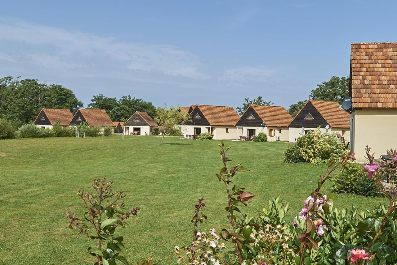 Hotel Le Lac Bleu Lacapelle-Marival Zewnętrze zdjęcie