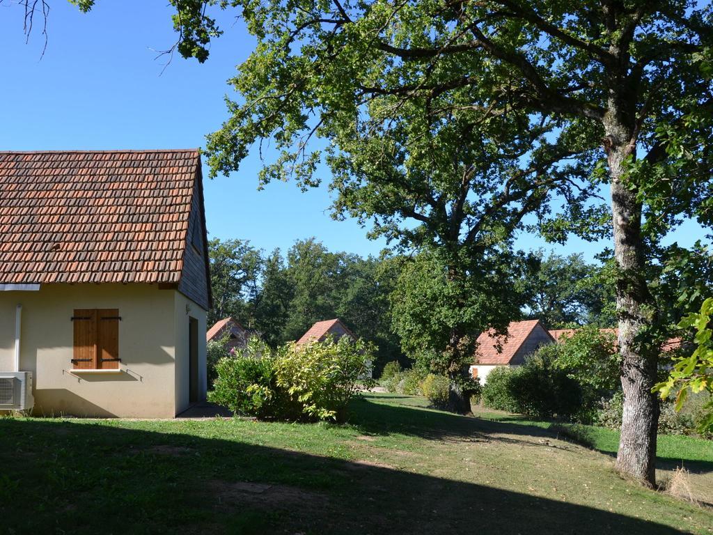 Hotel Le Lac Bleu Lacapelle-Marival Zewnętrze zdjęcie