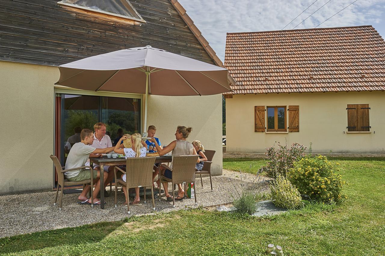 Hotel Le Lac Bleu Lacapelle-Marival Zewnętrze zdjęcie