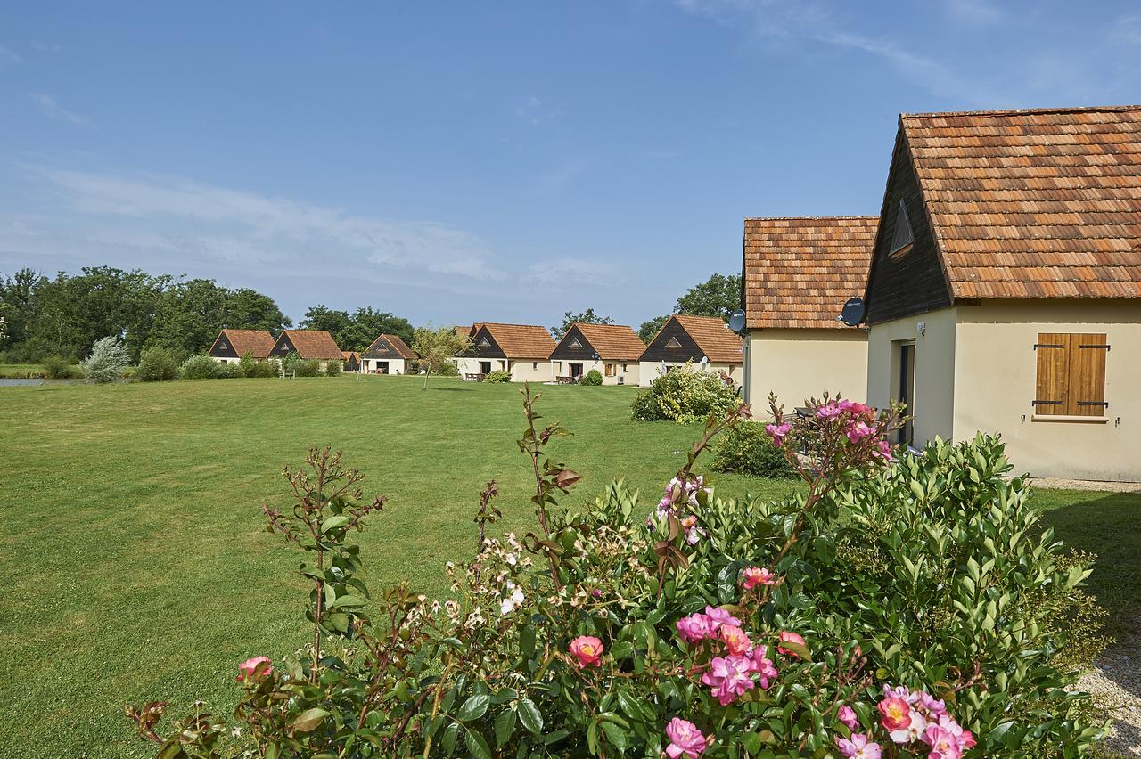 Hotel Le Lac Bleu Lacapelle-Marival Zewnętrze zdjęcie