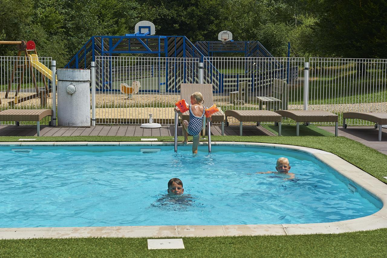 Hotel Le Lac Bleu Lacapelle-Marival Zewnętrze zdjęcie